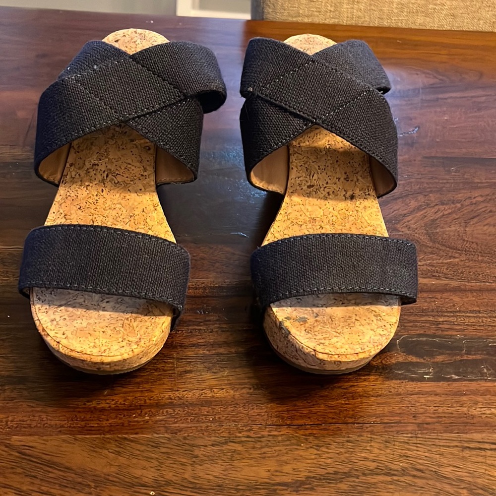 Lucky 🍀 brand wedge canvas sandals - Like new